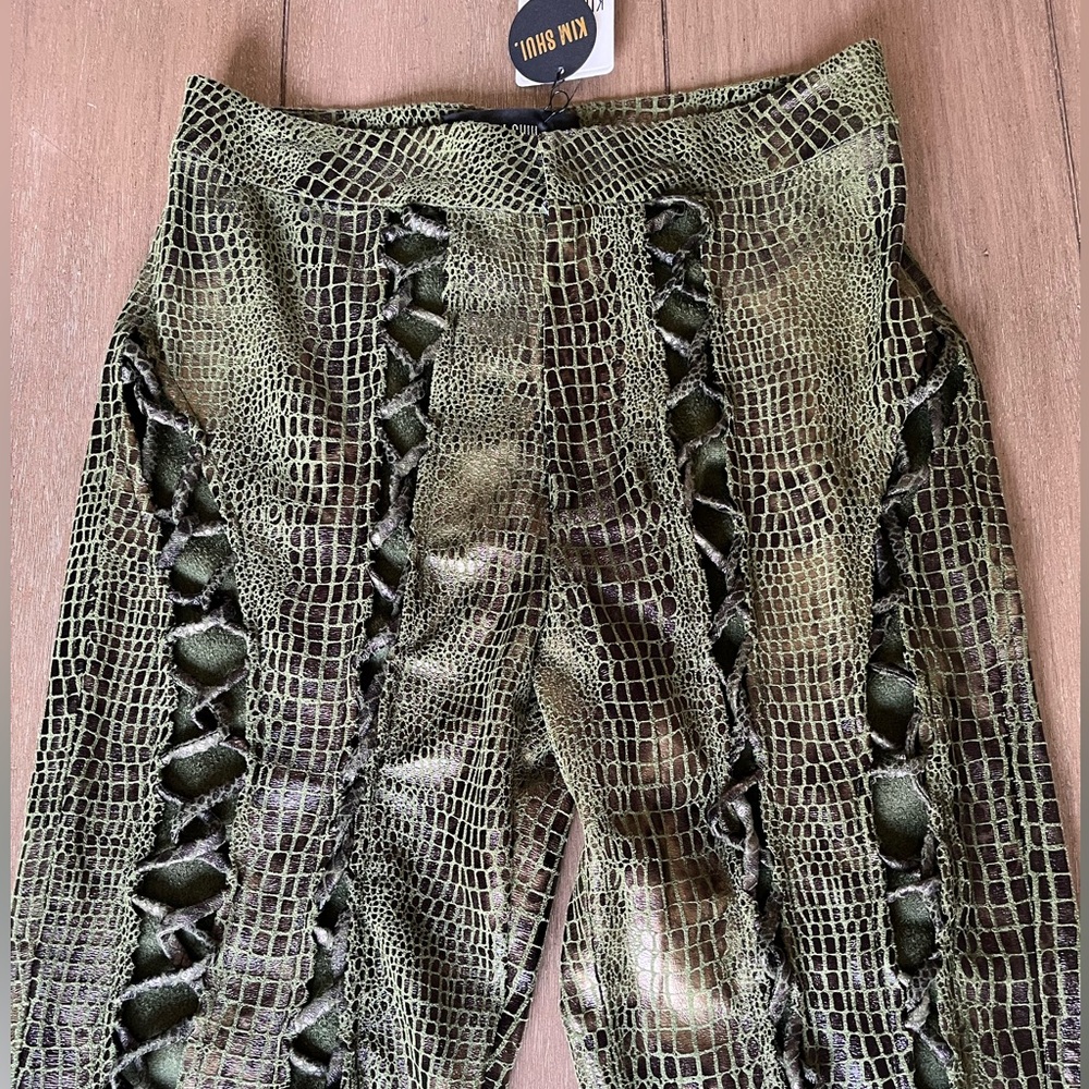 ✨ Kim Shui Green Croc Embossed Lace-Up Cutout Pants- NWT